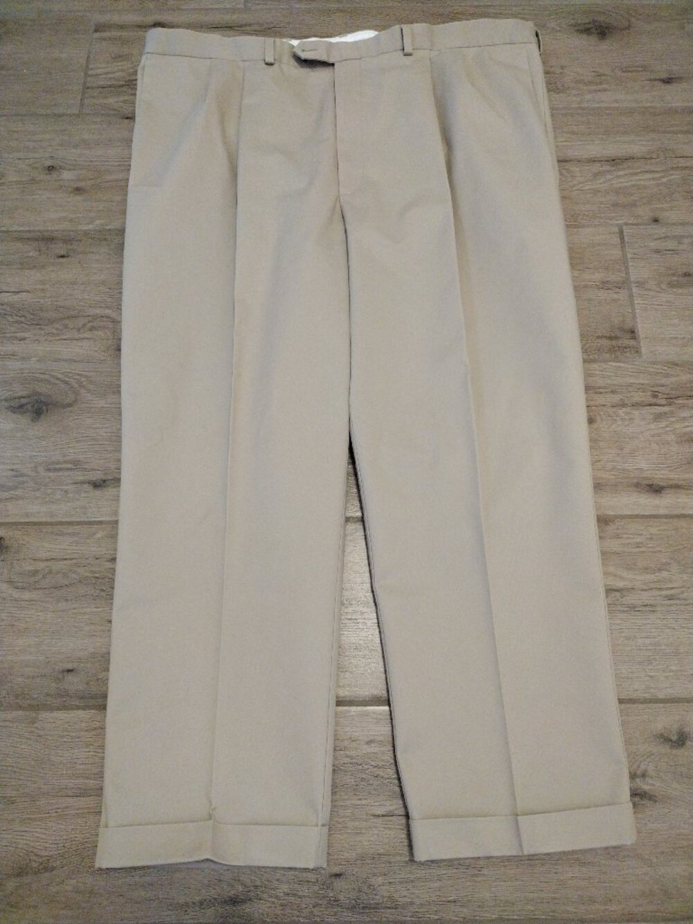 Roundtree & Yorke Kahaki Pleated Chino Pants - Size 46 x 29